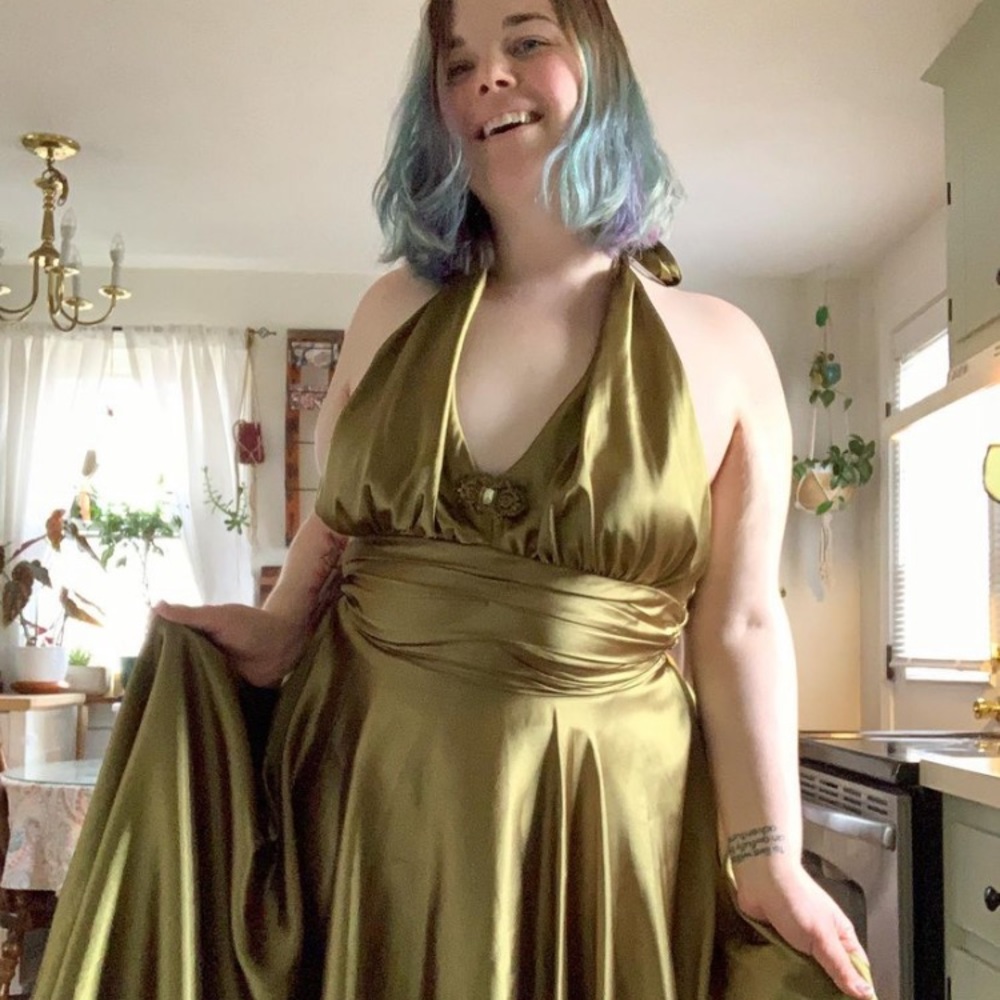Cumbia USA Olive Green Gown BOUTIQUE PLUS SIZE AS IS